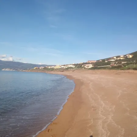 Casa Lungomare Alabe بيت للعطل