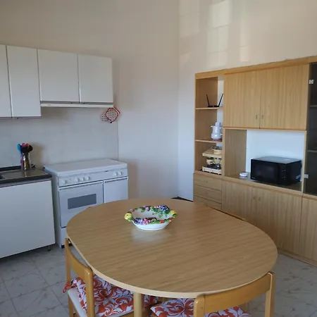 Casa Lungomare Alabe بيت للعطل
