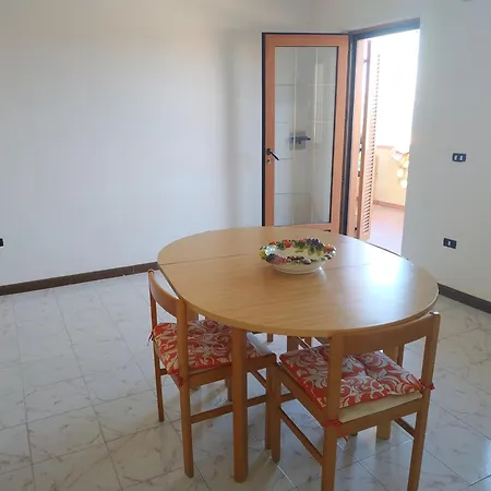 Casa Lungomare Alabe بيت للعطل *